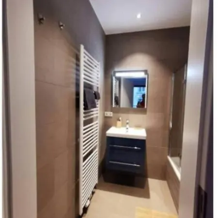 Elegant 2022 One Bedroom Flat With Terrac And Parking *