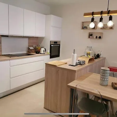 Elegant 2022 One Bedroom Flat With Terrac And Parking Appartement